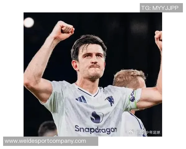 罗马诺罕见长文力挺马奎尔鼓励他勇敢追梦不惧世人指责