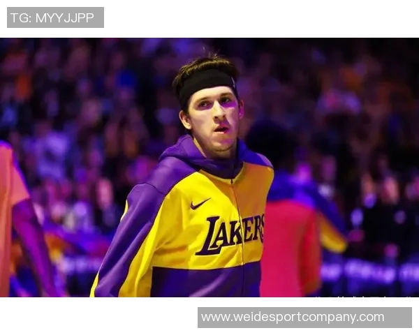 里夫斯赛季前四场狂砍143分创湖人队史第三高仅次于乔丹和科比